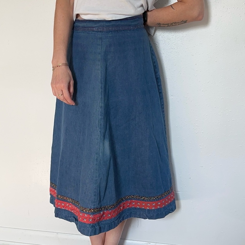 Vintage Blue and Red A-Line Midi Skirt for Casual Wear